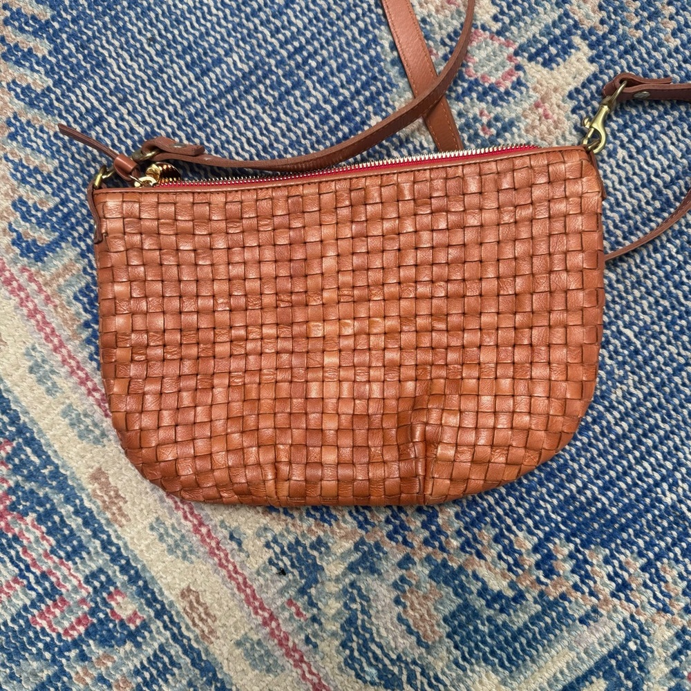 Clare V Petit Moyen messenger | Natural Woven checker | EUC